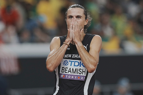 瑶鸿配资 田径世锦赛｜预赛惨遭踩脸，决赛爆冷夺金，比米什书写3000米障碍赛奇迹